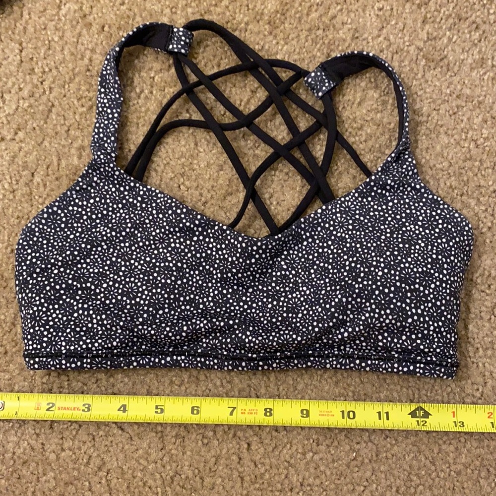Lululemon sports bras sz 6